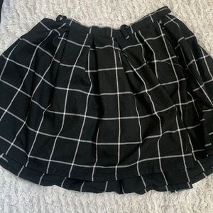 Black And White Plaid Pleated Skirt